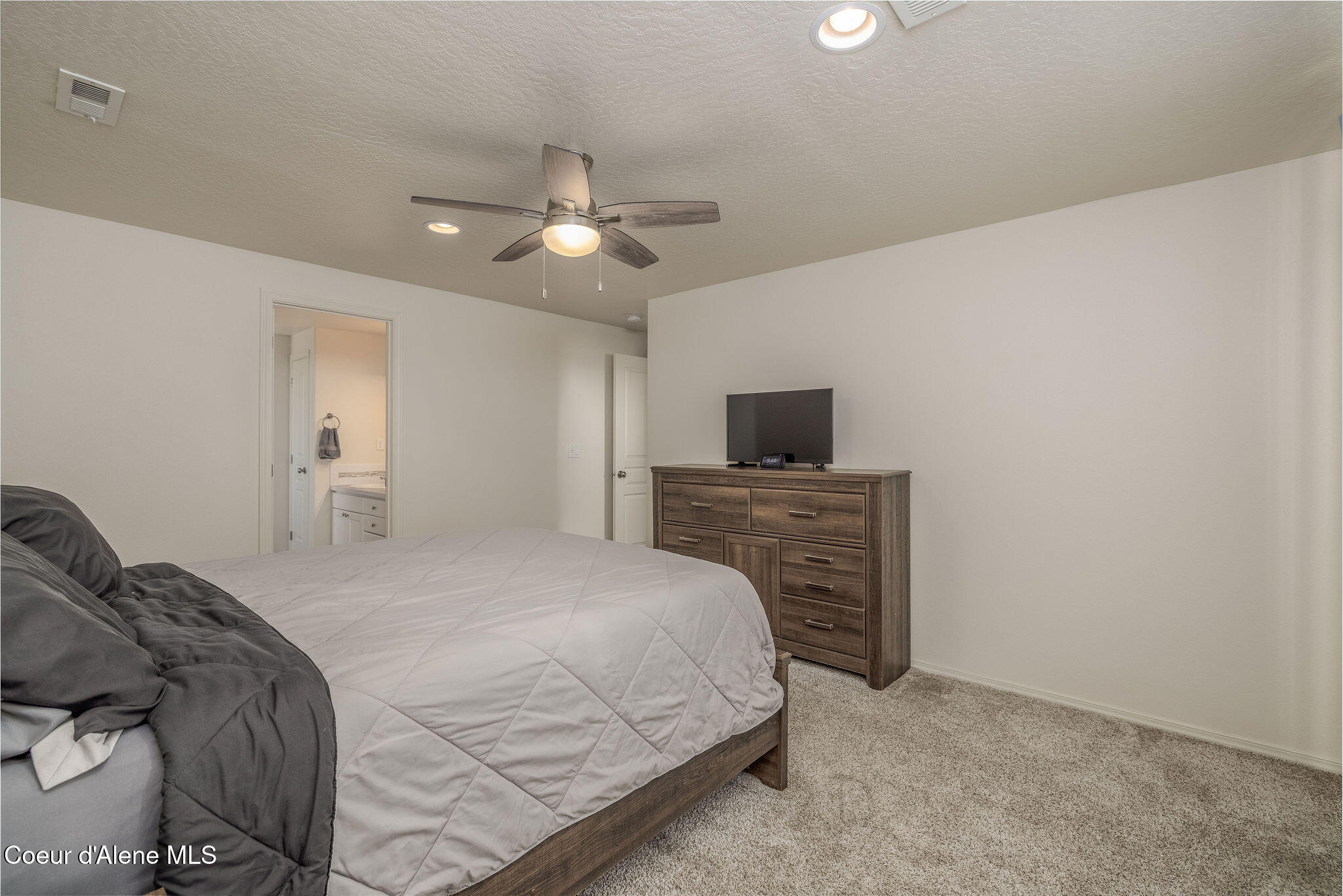 Post Falls, Idaho, 83854, United States, 3 Bedrooms Bedrooms, ,2 BathroomsBathrooms,Residential,For Sale,1996054