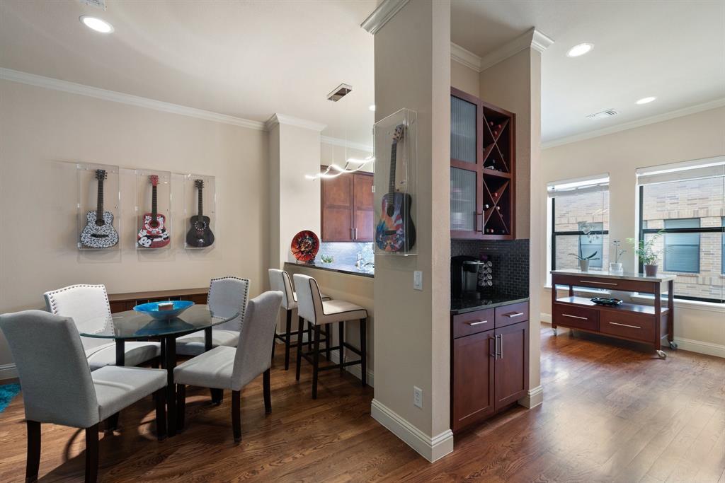 Fort Worth, Texas, 76102, United States, 2 Bedrooms Bedrooms, ,3 BathroomsBathrooms,Residential,For Sale,1880587