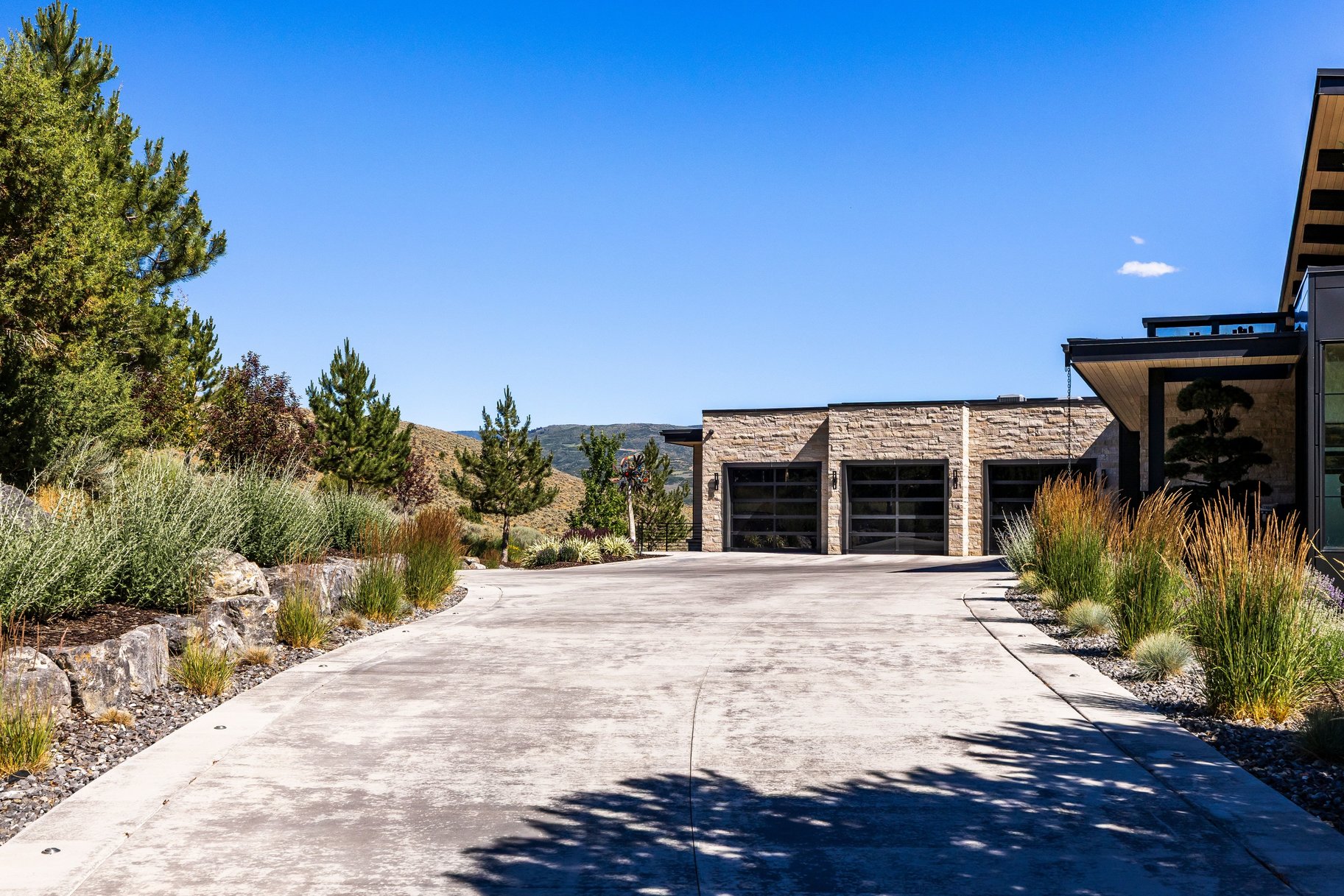  Luxury Lives Here  Architectural Masterpiece with Unmatched Privacy & Views - 物件實景