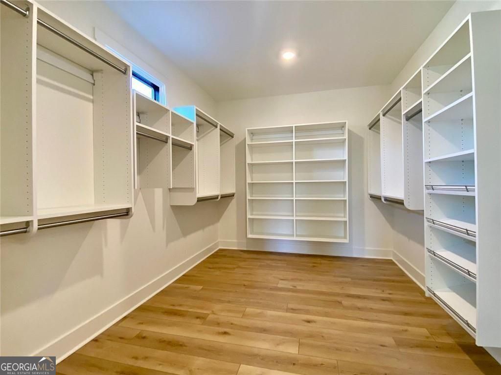 Gainesville, Georgia, 30506, United States, 5 Bedrooms Bedrooms, ,4 BathroomsBathrooms,Residential,For Sale,1909914