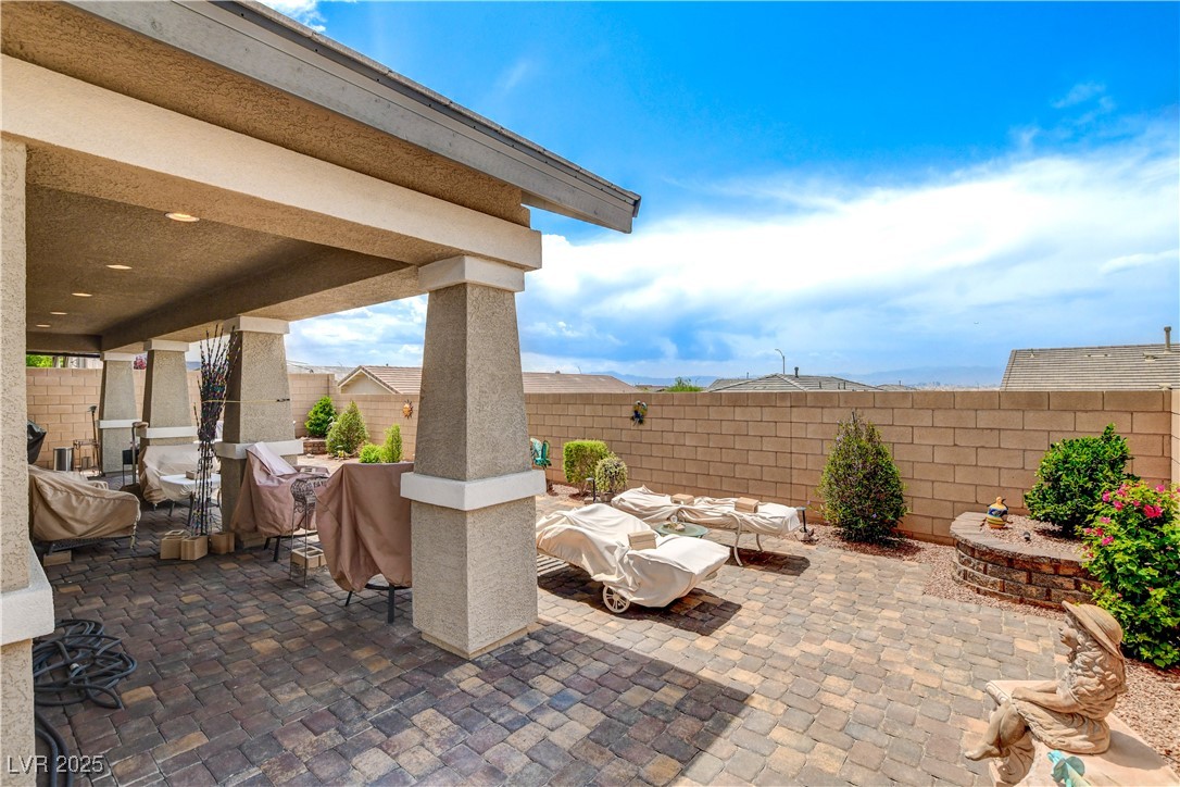 Henderson, Nevada, 89011, United States, 3 Bedrooms Bedrooms, ,2 BathroomsBathrooms,Residential,For Sale,1848397
