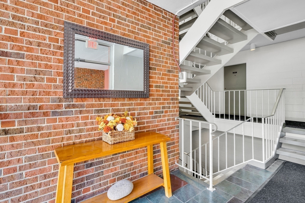 Watertown, Massachusetts, 02472, United States, 2 Bedrooms Bedrooms, ,1 BathroomBathrooms,Residential,For Sale,1865880