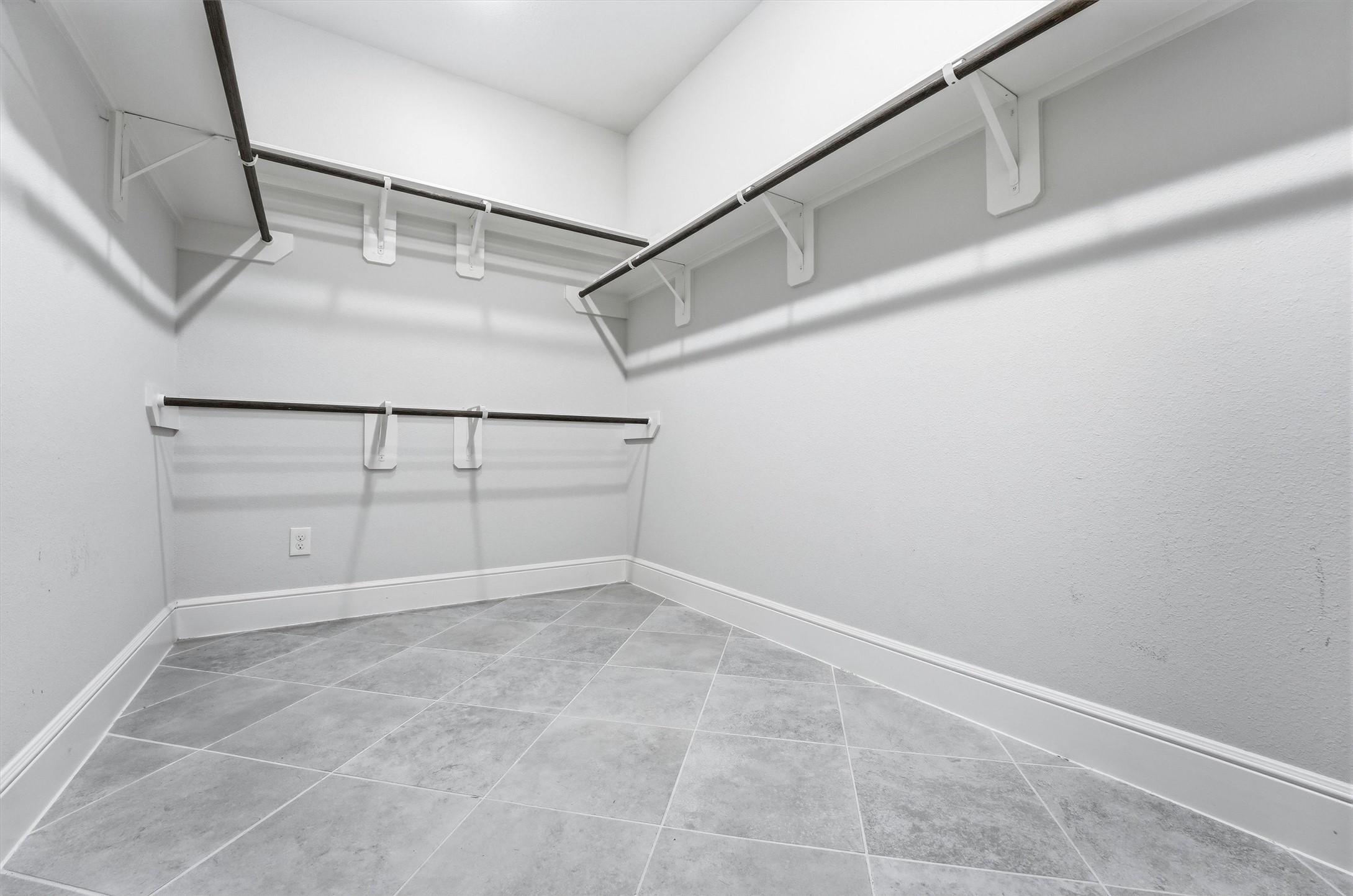  18011 Zagranski Cedar - 物件實景