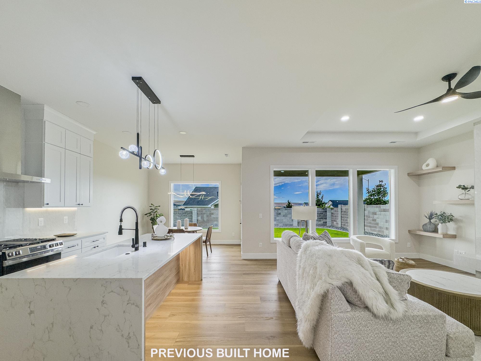 Richland, Washington, 99352, United States, 4 Bedrooms Bedrooms, ,3 BathroomsBathrooms,Residential,For Sale,1918279