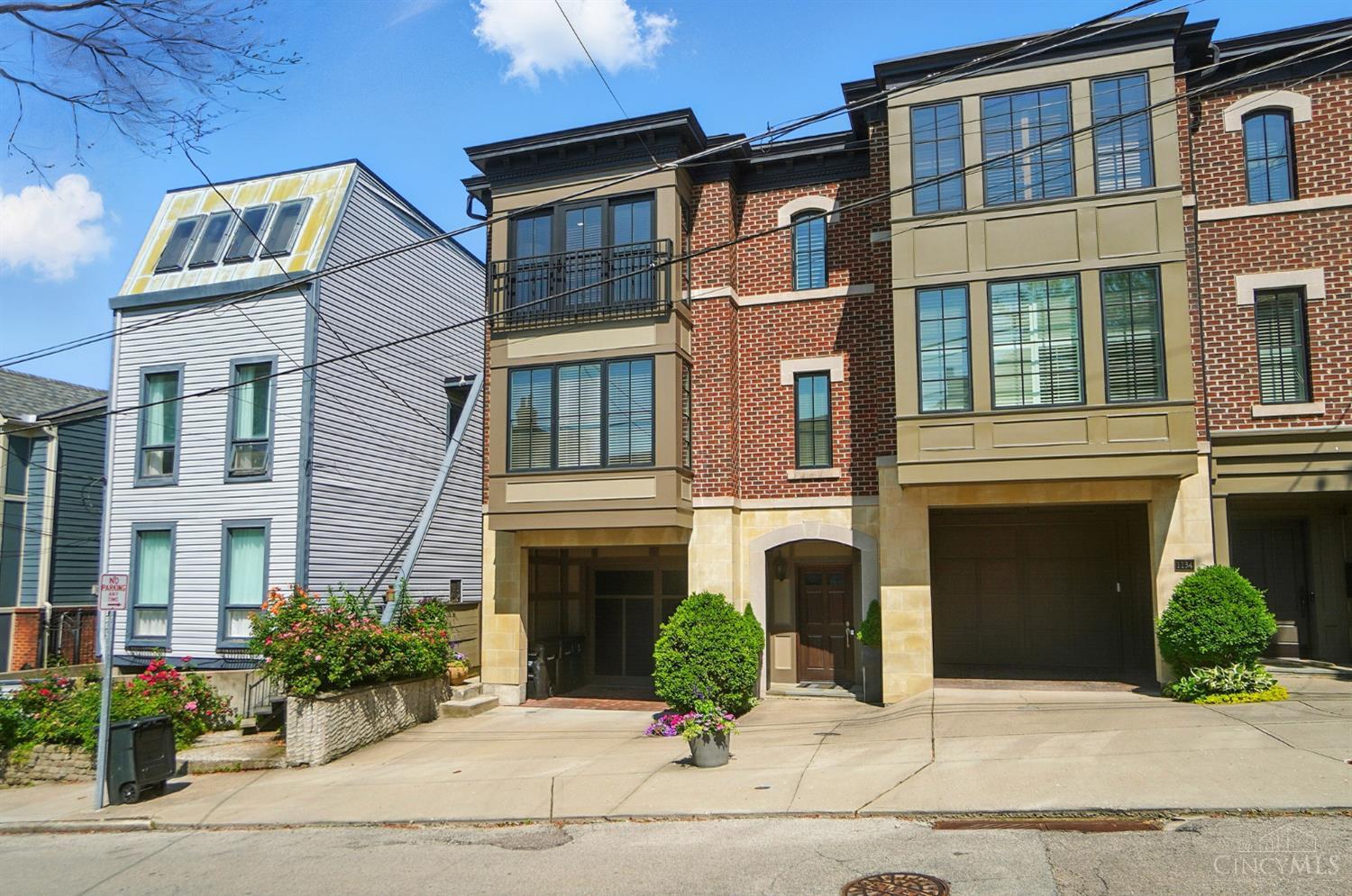 Cincinnati, Ohio, 45202, United States, 3 Bedrooms Bedrooms, ,4 BathroomsBathrooms,Residential,For Sale,1850372