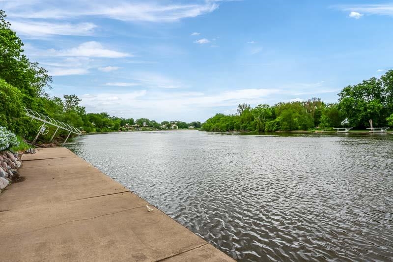 Machesney Park, Illinois, 61115, United States, 4 Bedrooms Bedrooms, ,5 BathroomsBathrooms,Residential,For Sale,2049063