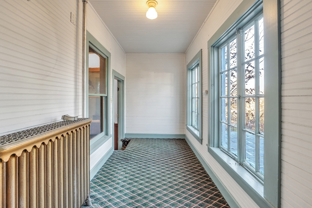 Orange, Massachusetts, 01364, United States, 7 Bedrooms Bedrooms, ,6 BathroomsBathrooms,Residential,For Sale,1991078