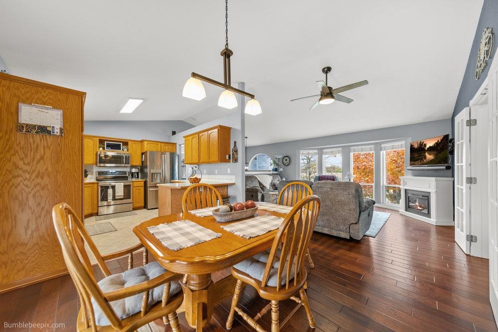 Newman Lake, Washington, 99025, United States, 4 Bedrooms Bedrooms, ,2 BathroomsBathrooms,Residential,For Sale,1987329