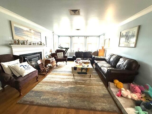 St. Joseph, Michigan, 49085, United States, 2 Bedrooms Bedrooms, ,4 BathroomsBathrooms,Residential,For Sale,1949511