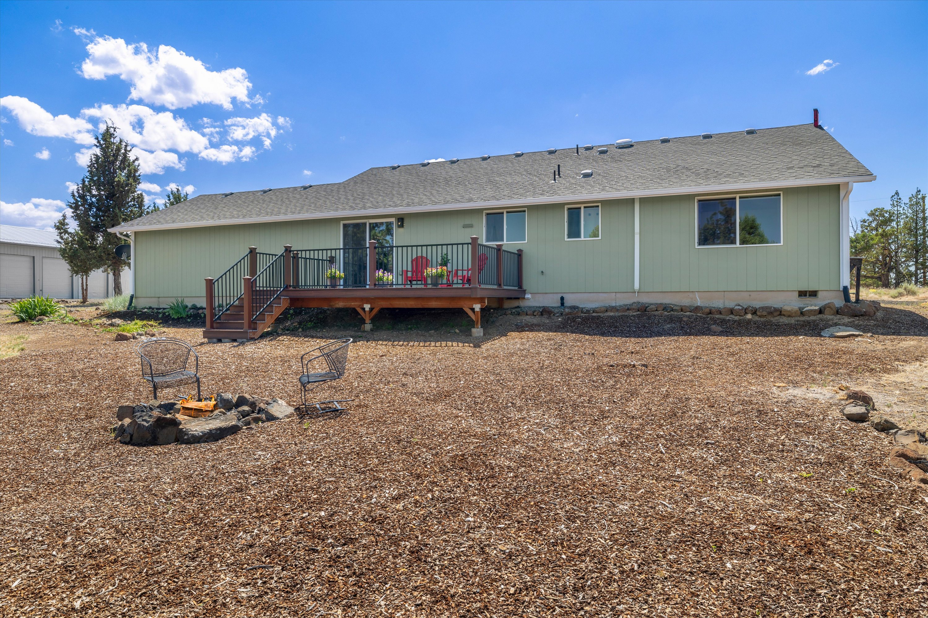 Prineville, Oregon, 97754, United States, 3 Bedrooms Bedrooms, ,2 BathroomsBathrooms,Residential,For Sale,1849917