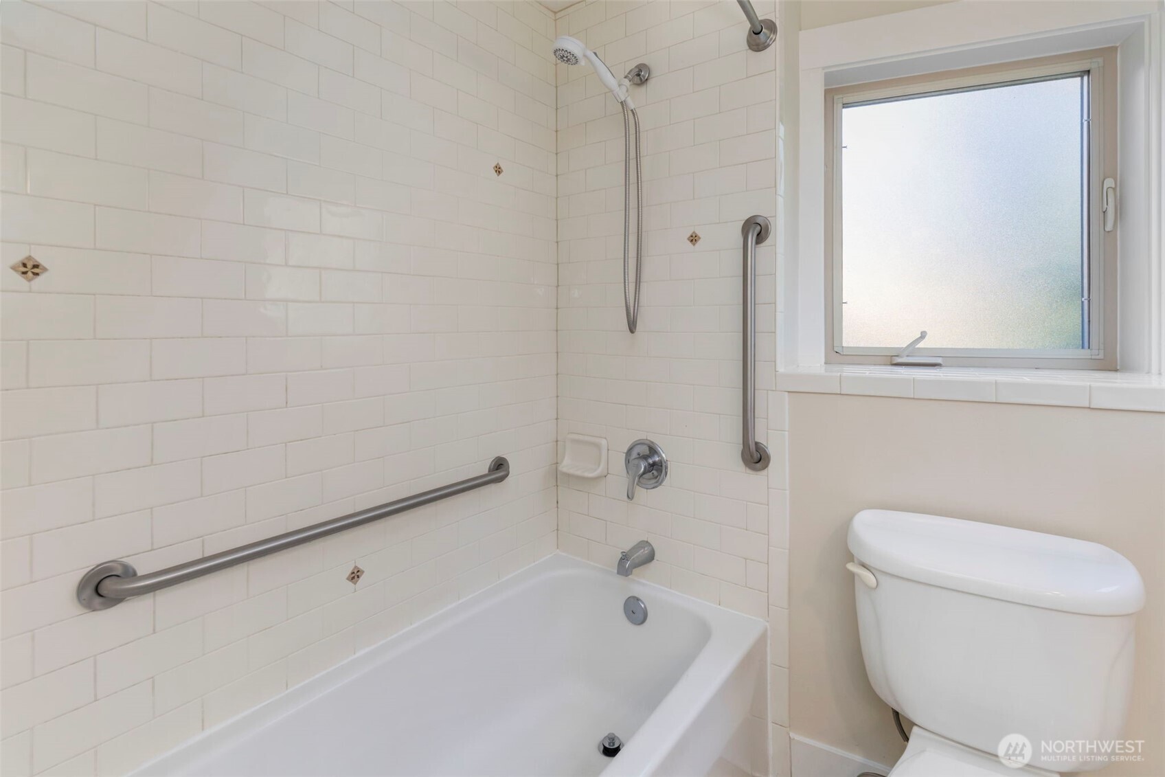 Port Townsend, Washington, 98368, United States, 2 Bedrooms Bedrooms, ,1 BathroomBathrooms,Residential,For Sale,1989470