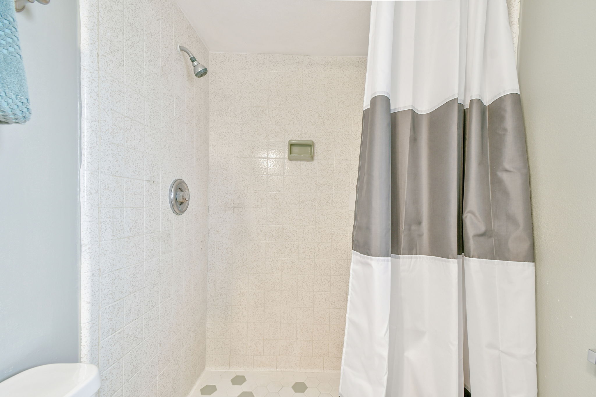 Dunedin, Florida, 34698, United States, 2 Bedrooms Bedrooms, ,1 BathroomBathrooms,Residential,For Sale,1983478