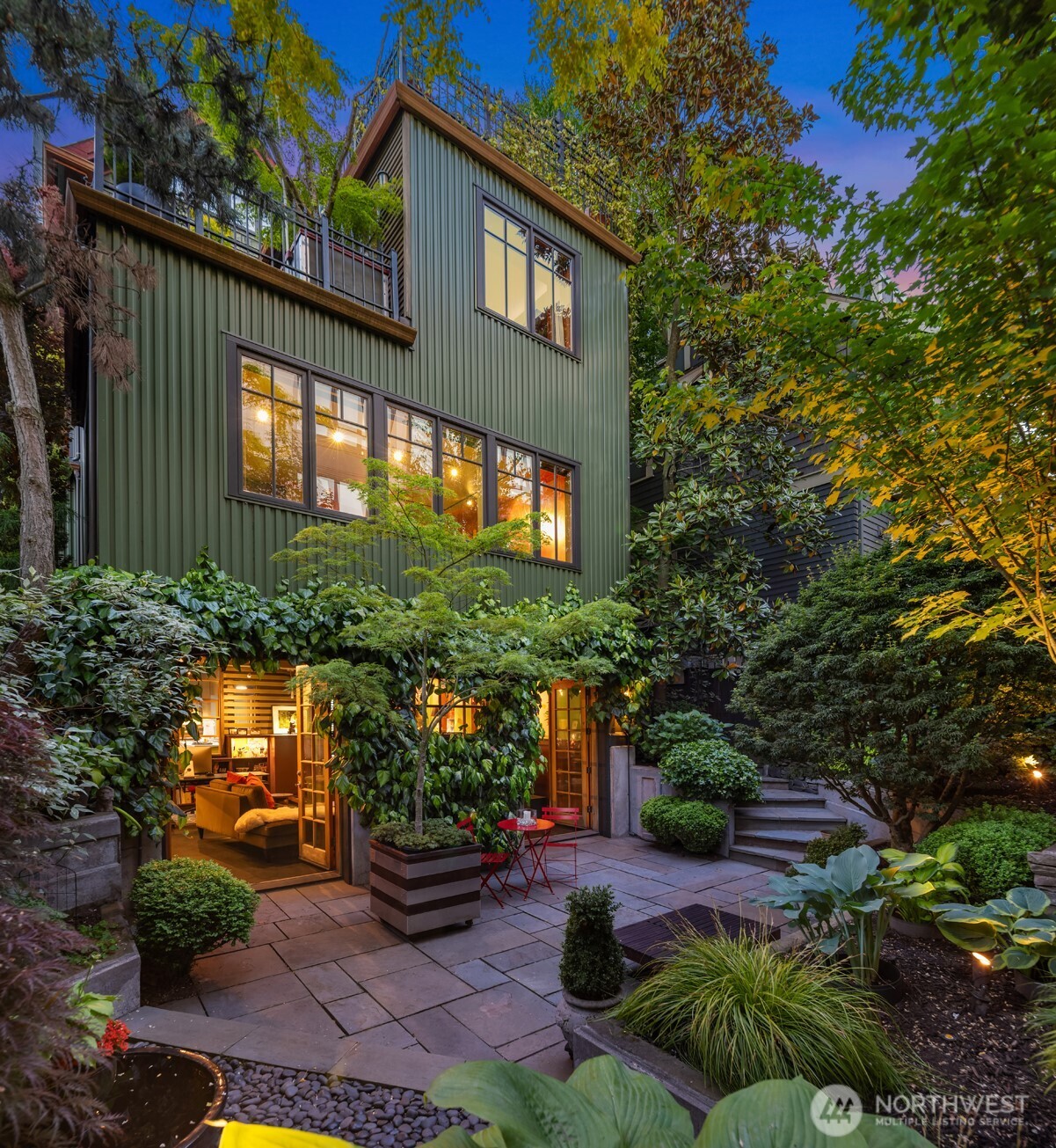 Seattle, Washington, 98112, United States, 3 Bedrooms Bedrooms, ,1 BathroomBathrooms,Residential,For Sale,1848014