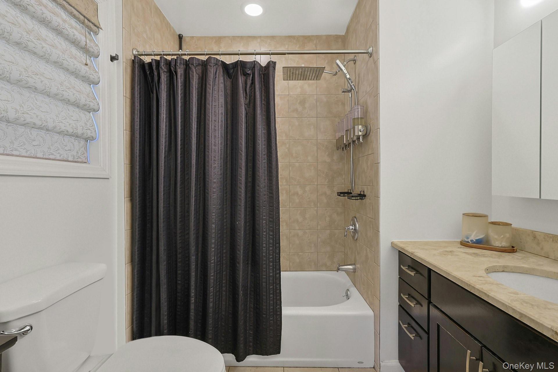 Tarrytown, New York, 10591, United States, 4 Bedrooms Bedrooms, ,3 BathroomsBathrooms,Residential,For Sale,1939396