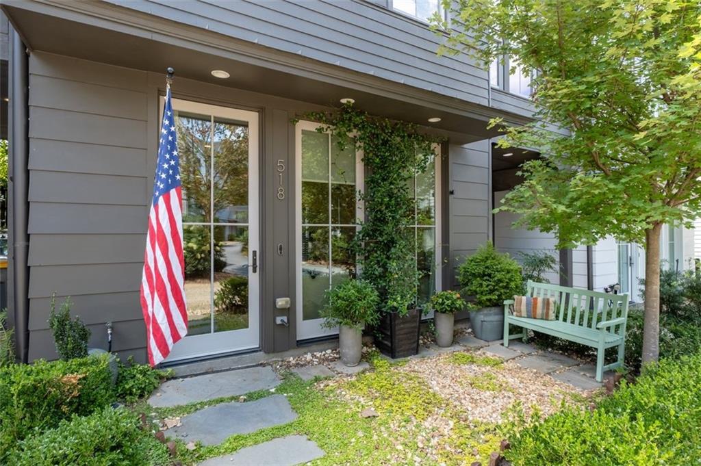 Atlanta, Georgia, 30324, United States, 3 Bedrooms Bedrooms, ,3 BathroomsBathrooms,Residential,For Sale,1948328