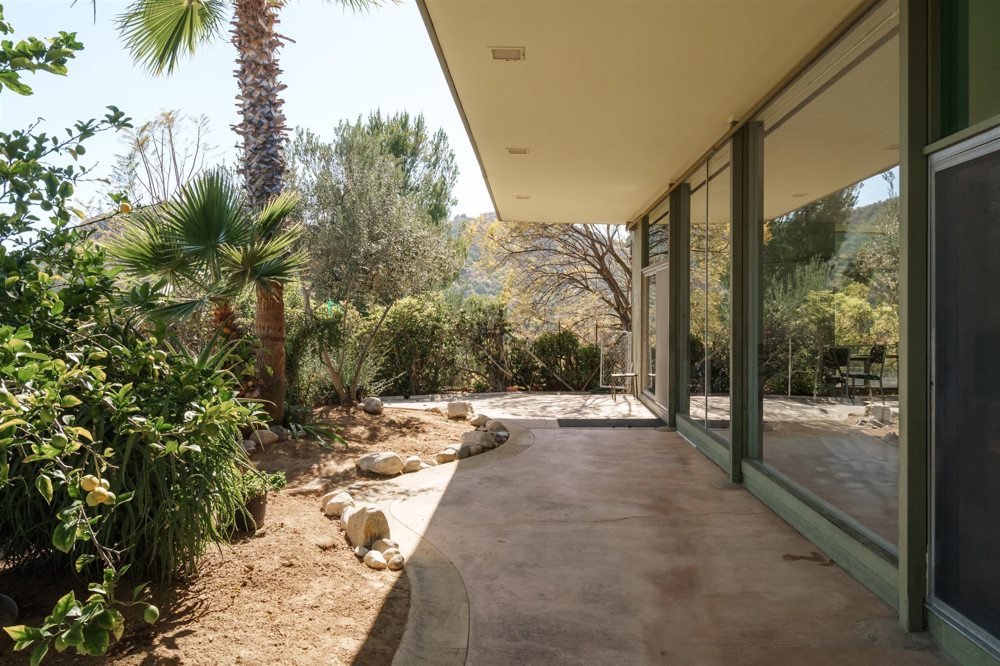  2885 Edgewick Road - 物件實景