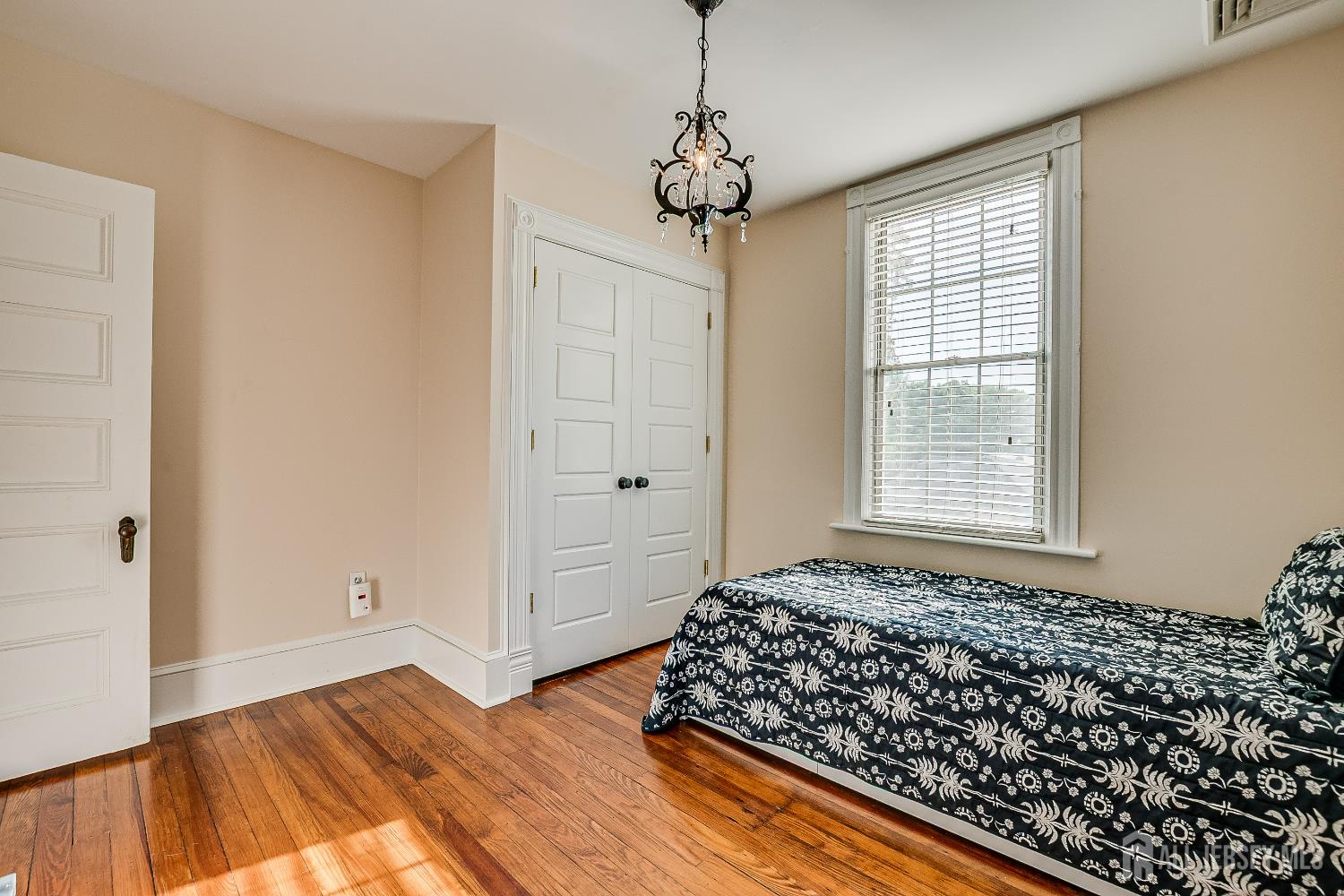Metuchen, New Jersey, 08840, United States, 5 Bedrooms Bedrooms, ,3 BathroomsBathrooms,Residential,For Sale,1903678