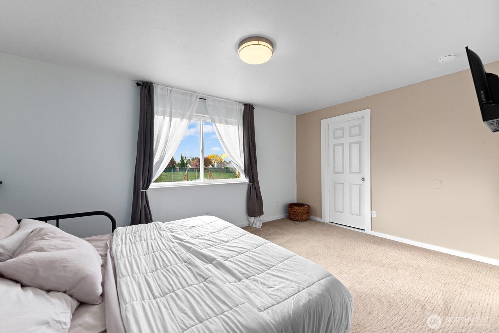 MARYSVILLE, Washington, 98271, United States, 3 Bedrooms Bedrooms, ,1 BathroomBathrooms,Residential,For Sale,1989139