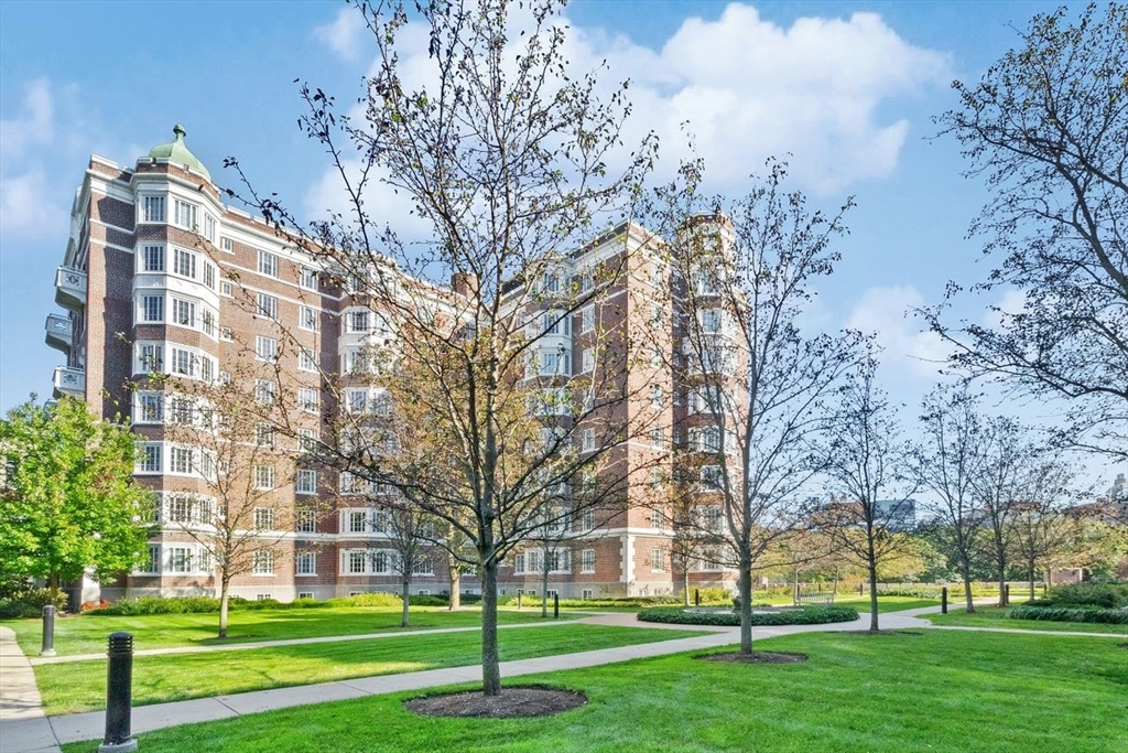 Brookline, Massachusetts, 02446, United States, 3 Bedrooms Bedrooms, ,3 BathroomsBathrooms,Residential,For Sale,1991911