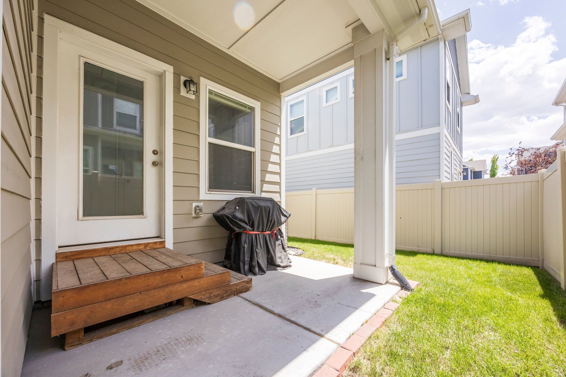  Walk to Shops, Cafés & Mountain View Village — Fully Finished Herriman Two-Story - 物件實景