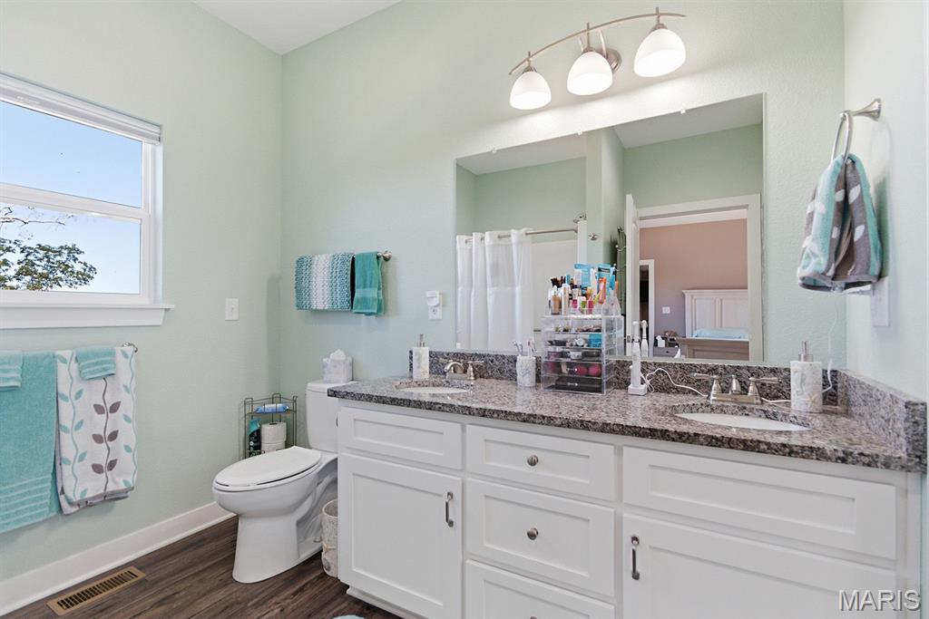 Lincoln, Missouri, 65338, United States, 3 Bedrooms Bedrooms, ,3 BathroomsBathrooms,Residential,For Sale,2048481