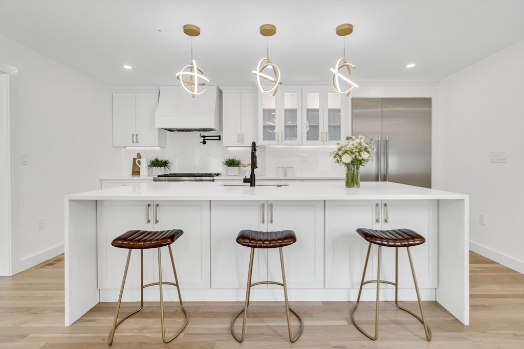 Cambridge, Massachusetts, 02139, United States, 4 Bedrooms Bedrooms, ,5 BathroomsBathrooms,Residential,For Sale,1891277