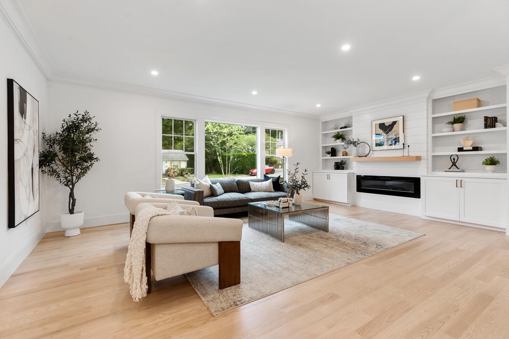 Winchester, Massachusetts, 01890, United States, 6 Bedrooms Bedrooms, ,5 BathroomsBathrooms,Residential,For Sale,1940960