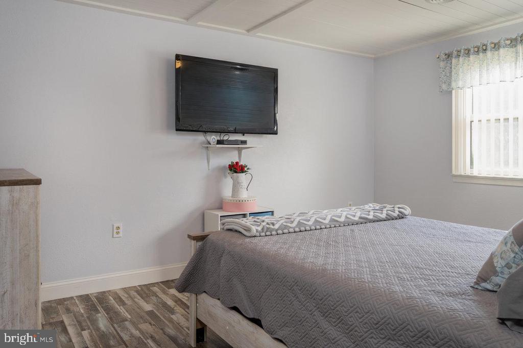 Gore, Virginia, 22637, United States, 4 Bedrooms Bedrooms, ,3 BathroomsBathrooms,Residential,For Sale,1949444