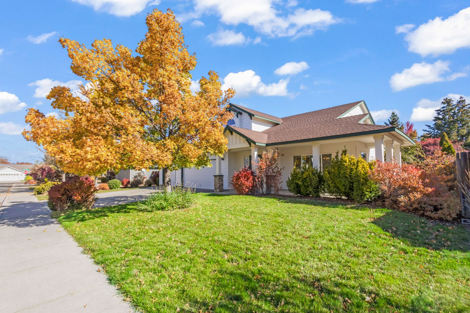 Redmond, Oregon, 97756, United States, 3 Bedrooms Bedrooms, ,3 BathroomsBathrooms,Residential,For Sale,1985077