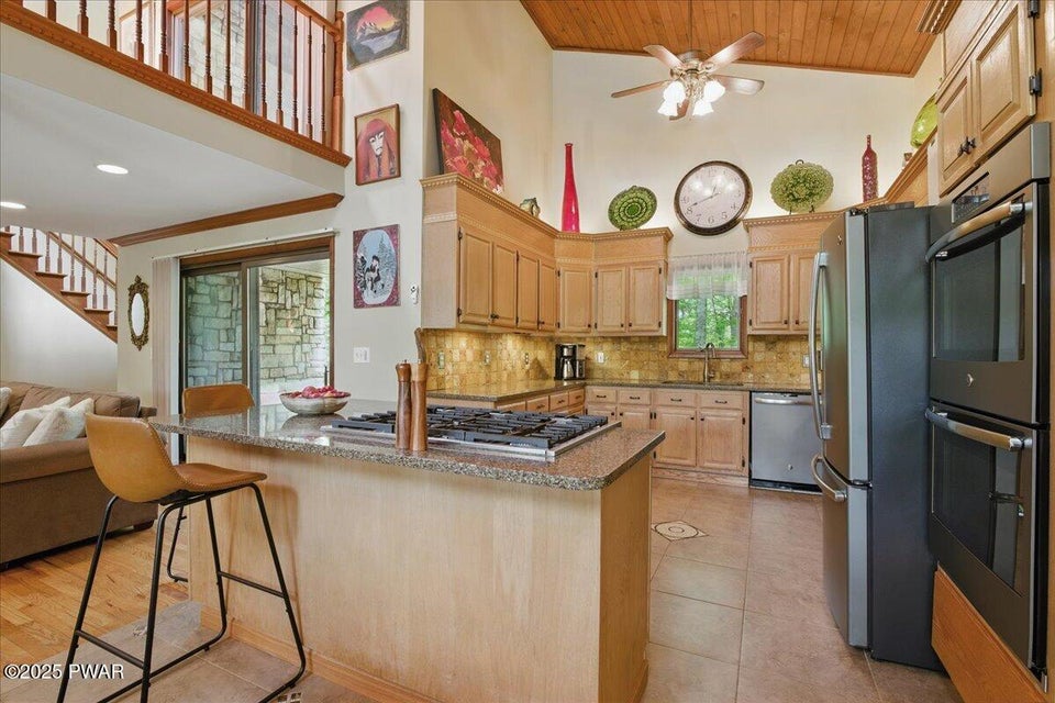 Milford, Pennsylvania, 18337, United States, 3 Bedrooms Bedrooms, ,2 BathroomsBathrooms,Residential,For Sale,1936970