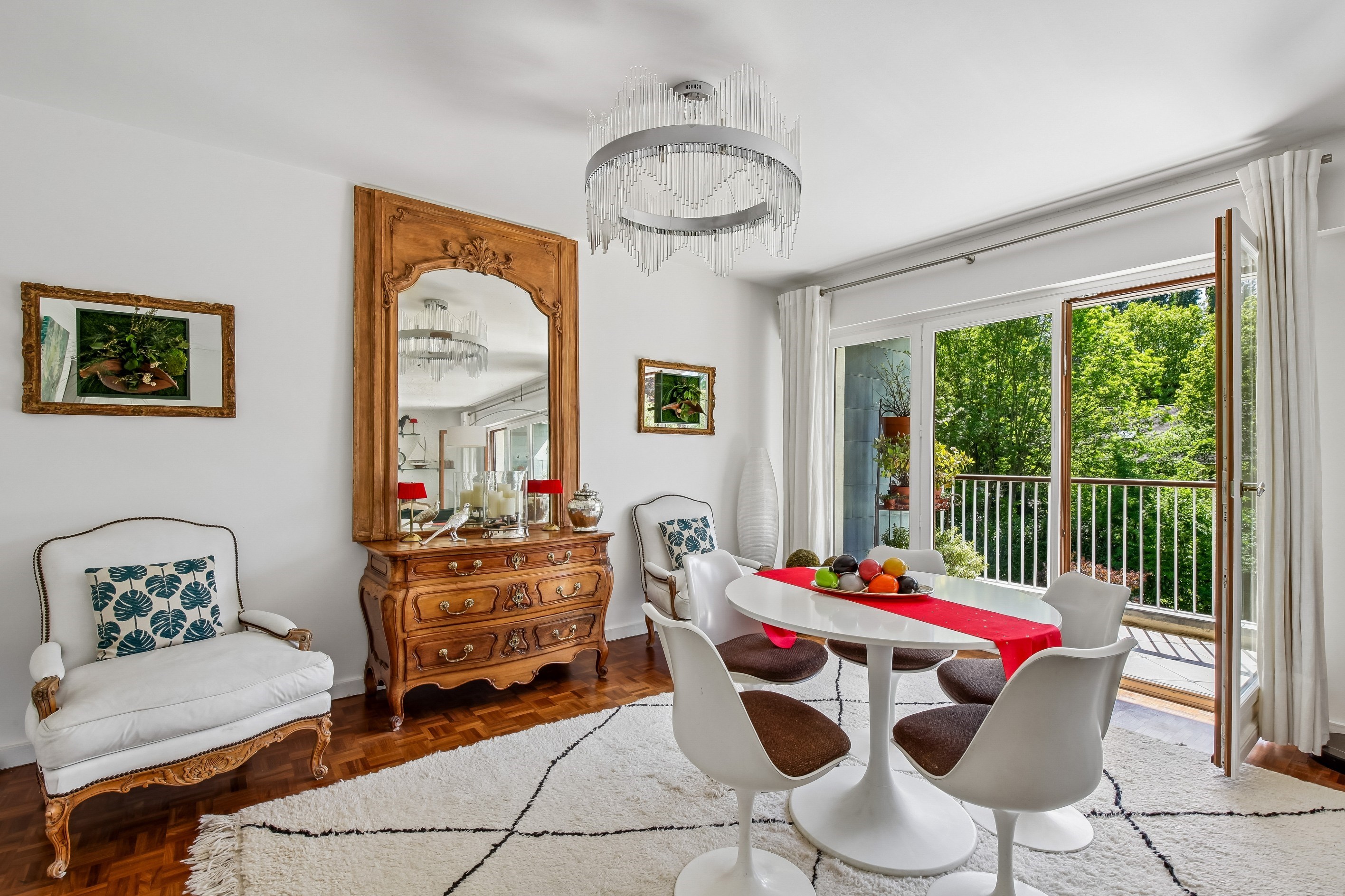  Sun-Filled Apartment with Terrace, Balcony and Open Green Views - 物件實景