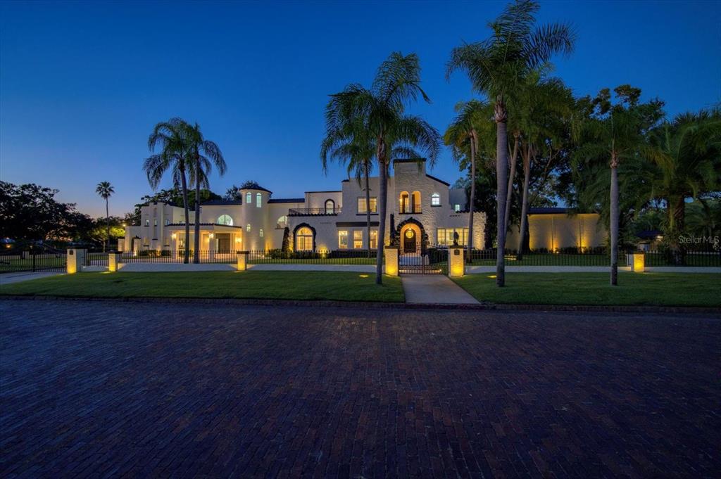 St Petersburg, Florida, 33707, United States, 5 Bedrooms Bedrooms, ,9 BathroomsBathrooms,Residential,For Sale,2000985