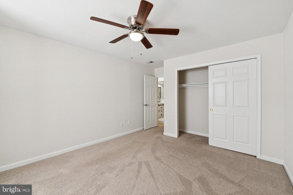 Fairfax Station, Virginia, 22039, United States, 5 Bedrooms Bedrooms, ,4 BathroomsBathrooms,Residential,For Sale,1887245
