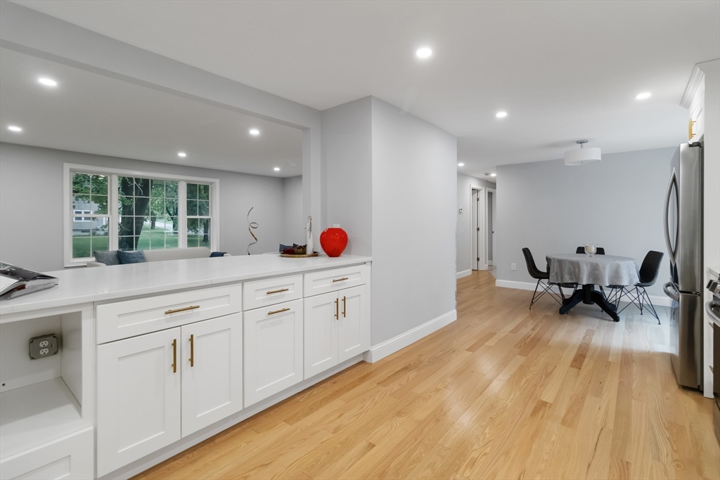 Wayland, Massachusetts, 01778, United States, 3 Bedrooms Bedrooms, ,2 BathroomsBathrooms,Residential,For Sale,1891680