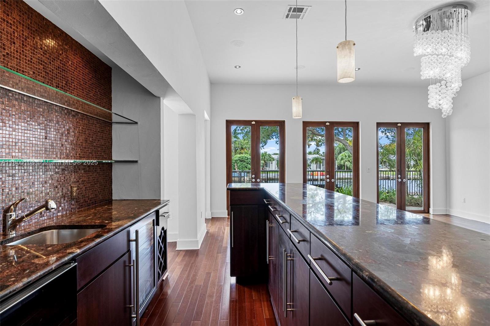 North Miami, Florida, 33181, United States, 5 Bedrooms Bedrooms, ,5 BathroomsBathrooms,Residential,For Sale,1804760
