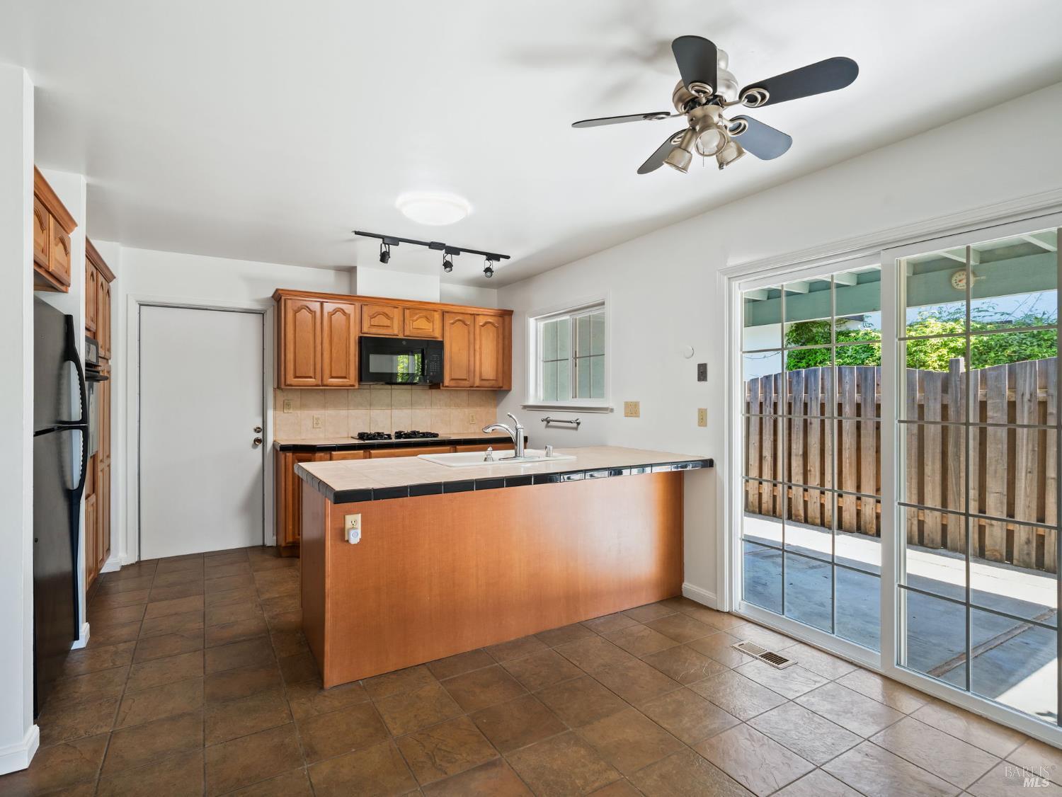 Sonoma, California, 95476, United States, 2 Bedrooms Bedrooms, ,2 BathroomsBathrooms,Residential,For Sale,1837248