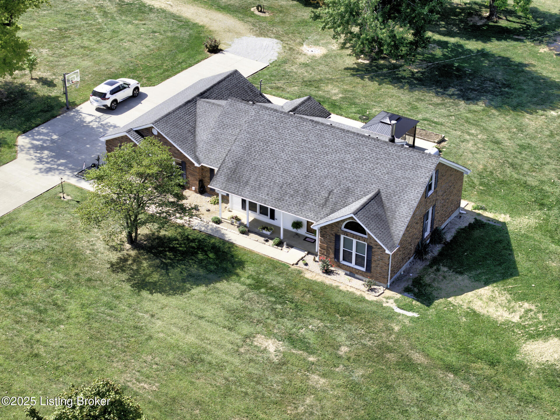 Bloomfield, Kentucky, 40008, United States, 3 Bedrooms Bedrooms, ,3 BathroomsBathrooms,Residential,For Sale,1968876