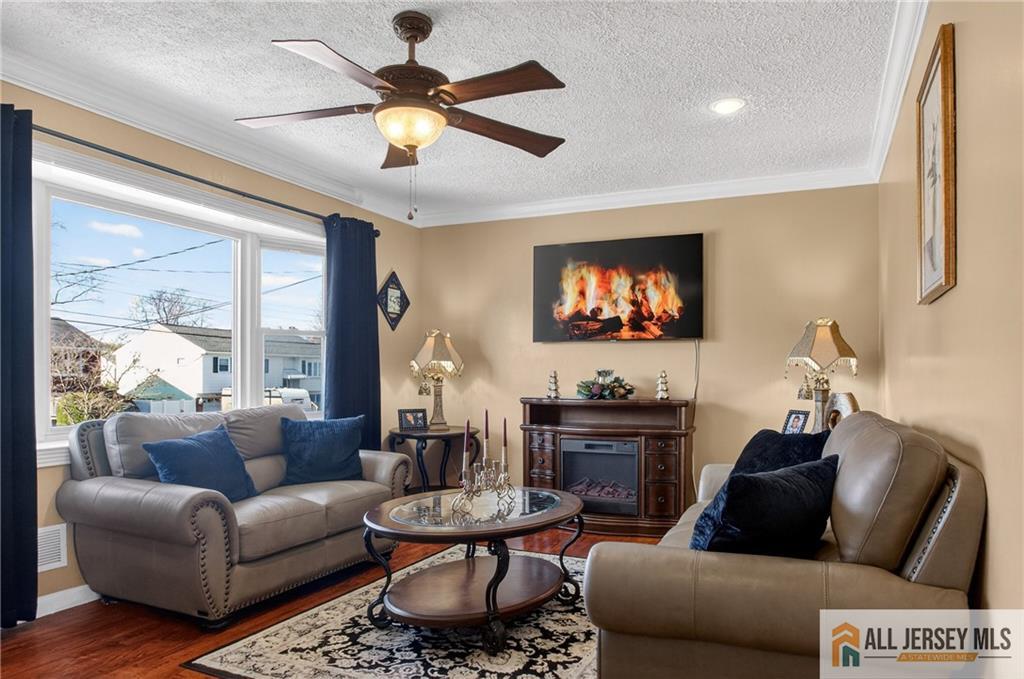 Old Bridge, New Jersey, 08857, United States, 3 Bedrooms Bedrooms, ,2 BathroomsBathrooms,Residential,For Sale,2003291