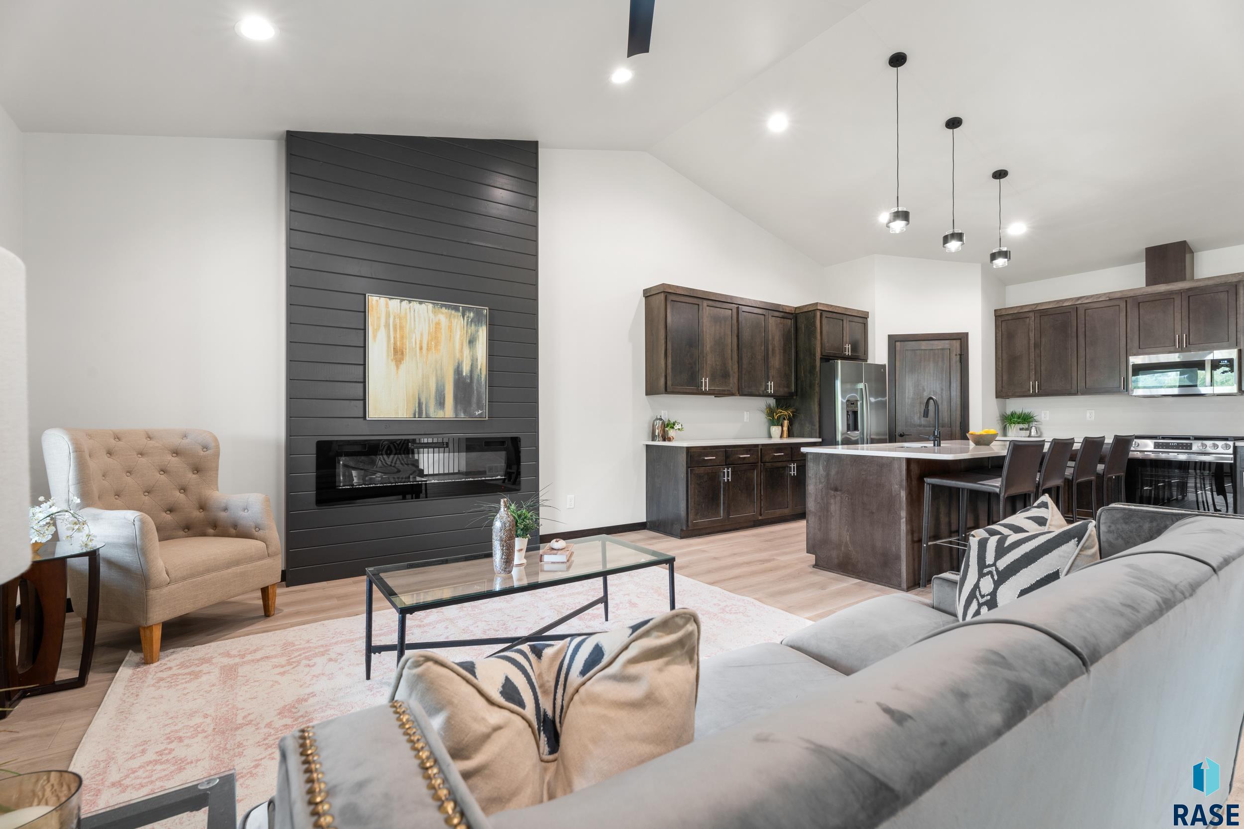 Sioux Falls, South Dakota, 57110, United States, 4 Bedrooms Bedrooms, ,2 BathroomsBathrooms,Residential,For Sale,1887402