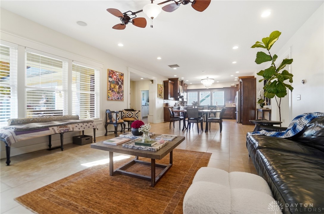 Oakwood, Ohio, 45409, United States, 3 Bedrooms Bedrooms, ,3 BathroomsBathrooms,Residential,For Sale,1991510