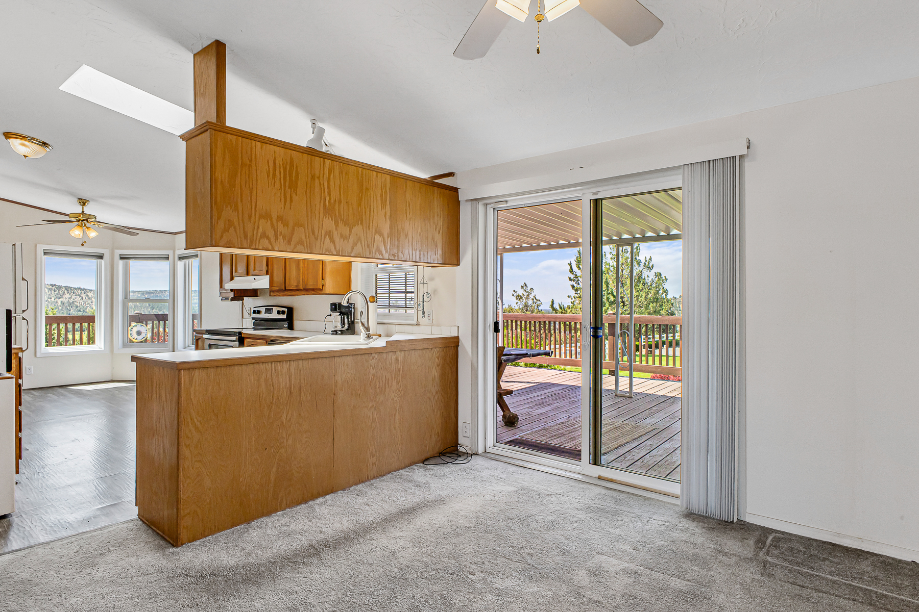 Prineville, Oregon, 97754, United States, 3 Bedrooms Bedrooms, ,2 BathroomsBathrooms,Residential,For Sale,1885821