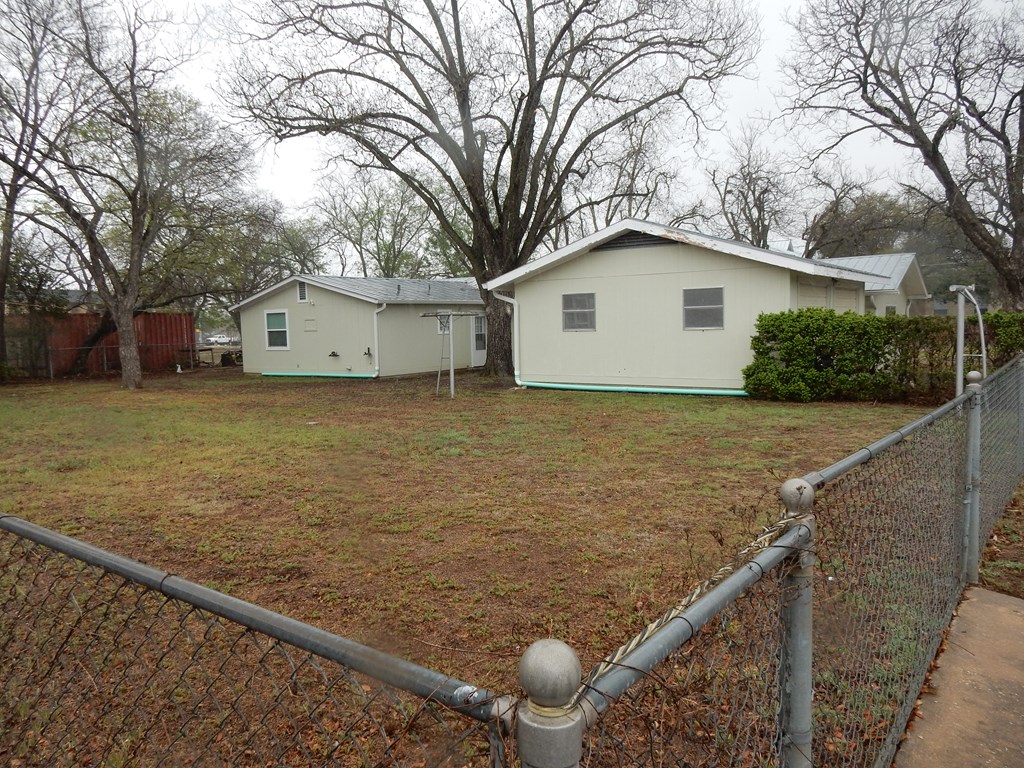 Fredericksburg, Texas, 78624, United States, 3 Bedrooms Bedrooms, ,2 BathroomsBathrooms,Residential,For Sale,1842373