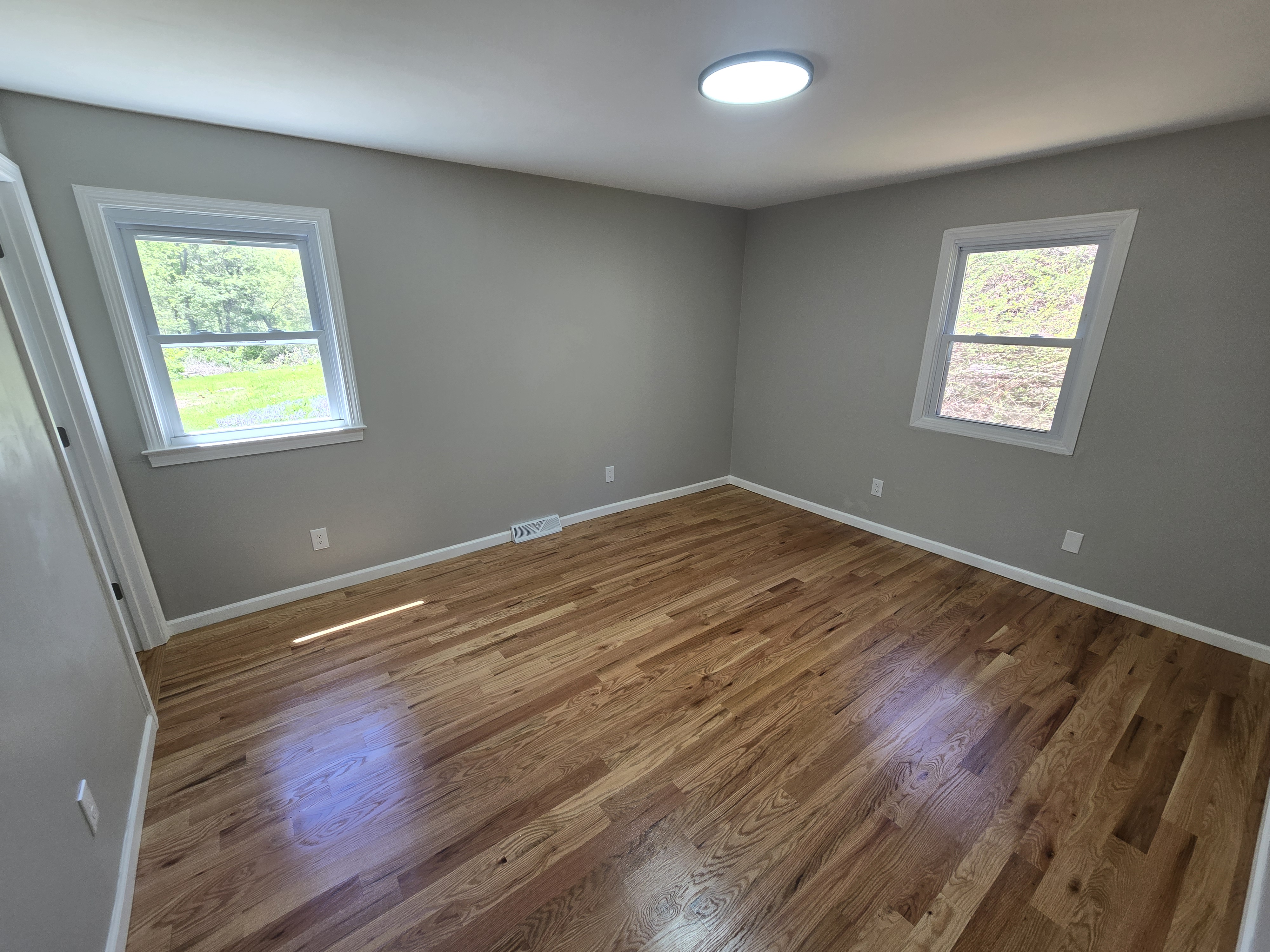 Beacon Falls, Connecticut, 06403, United States, 5 Bedrooms Bedrooms, ,2 BathroomsBathrooms,Residential,For Sale,2045464