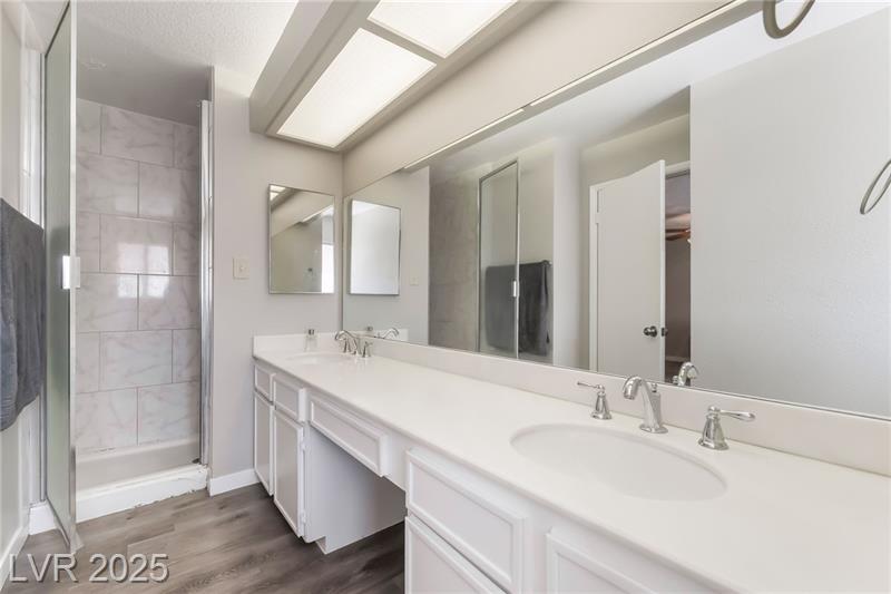 Henderson, Nevada, 89014, United States, 4 Bedrooms Bedrooms, ,2 BathroomsBathrooms,Residential,For Sale,1977160