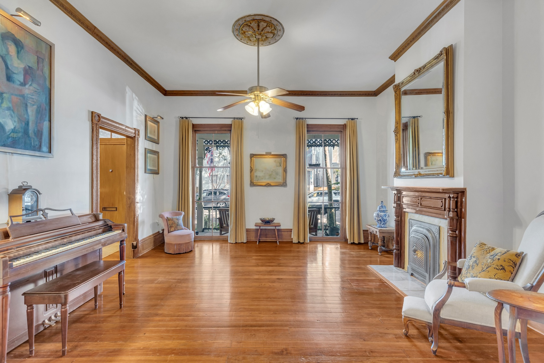  Historic Charm Meets Modern Peace of Mind in the Historic Victorian District - 物件實景