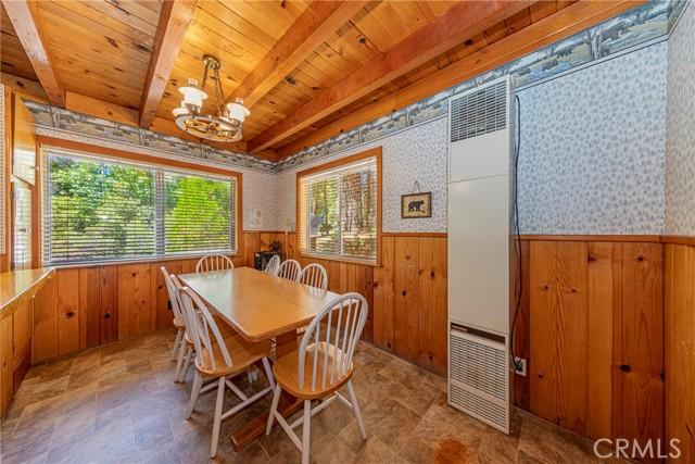 Yosemite, California, 95389, United States, 5 Bedrooms Bedrooms, ,4 BathroomsBathrooms,Residential,For Sale,1981132