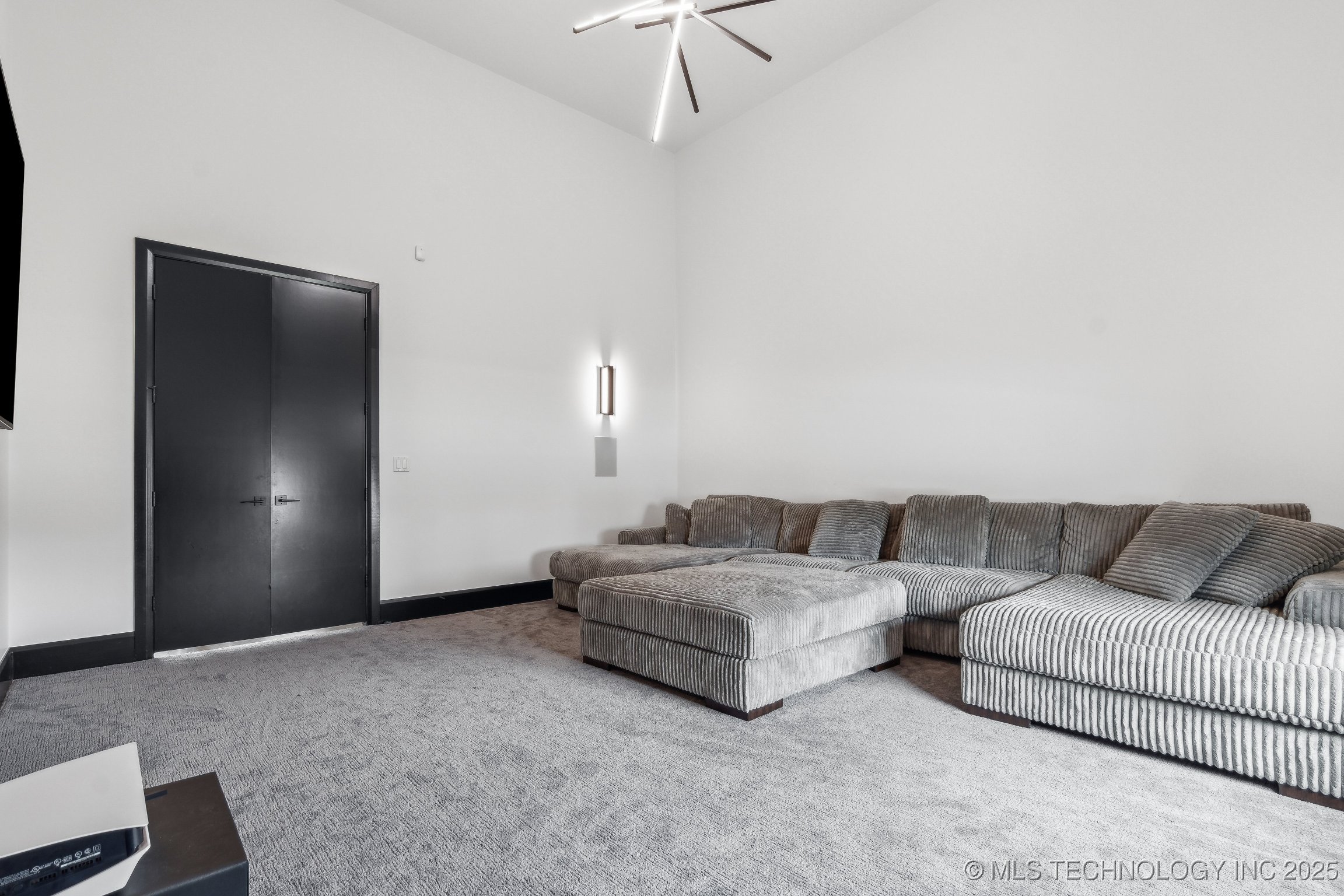Bixby, Oklahoma, 74008, United States, 5 Bedrooms Bedrooms, ,5 BathroomsBathrooms,Residential,For Sale,1838867
