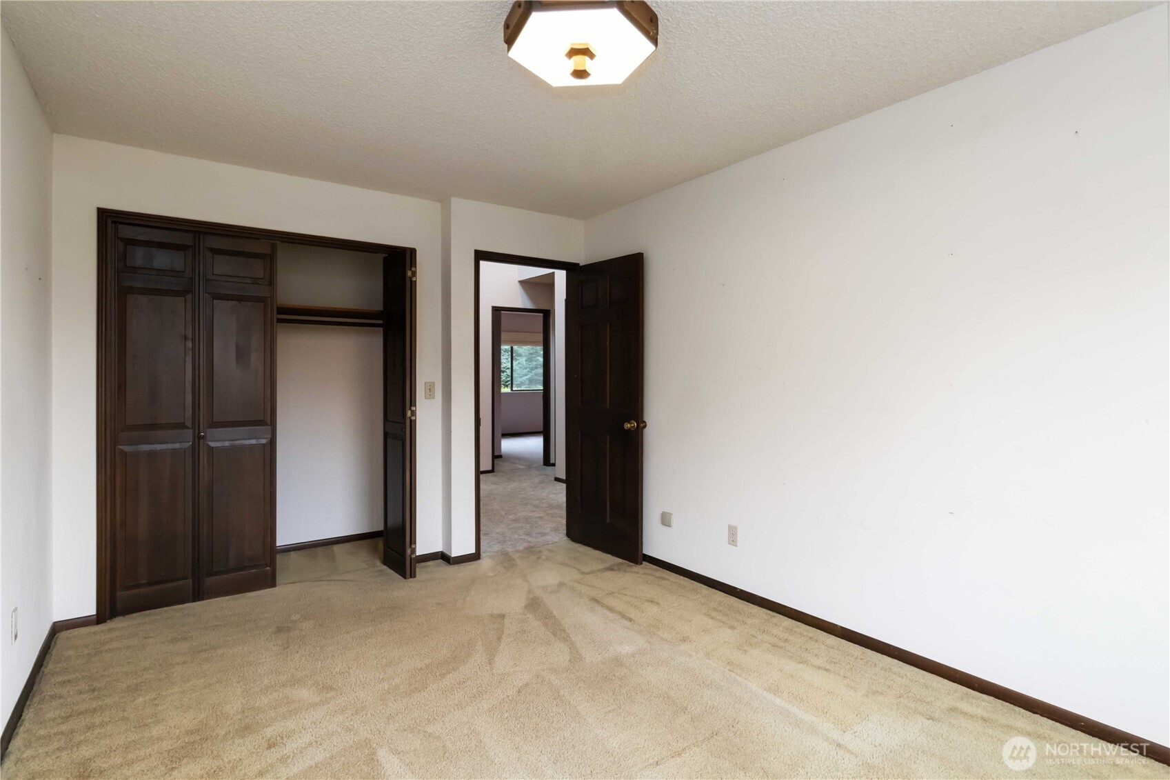 Longview, Washington, 98632, United States, 4 Bedrooms Bedrooms, ,2 BathroomsBathrooms,Residential,For Sale,1986535