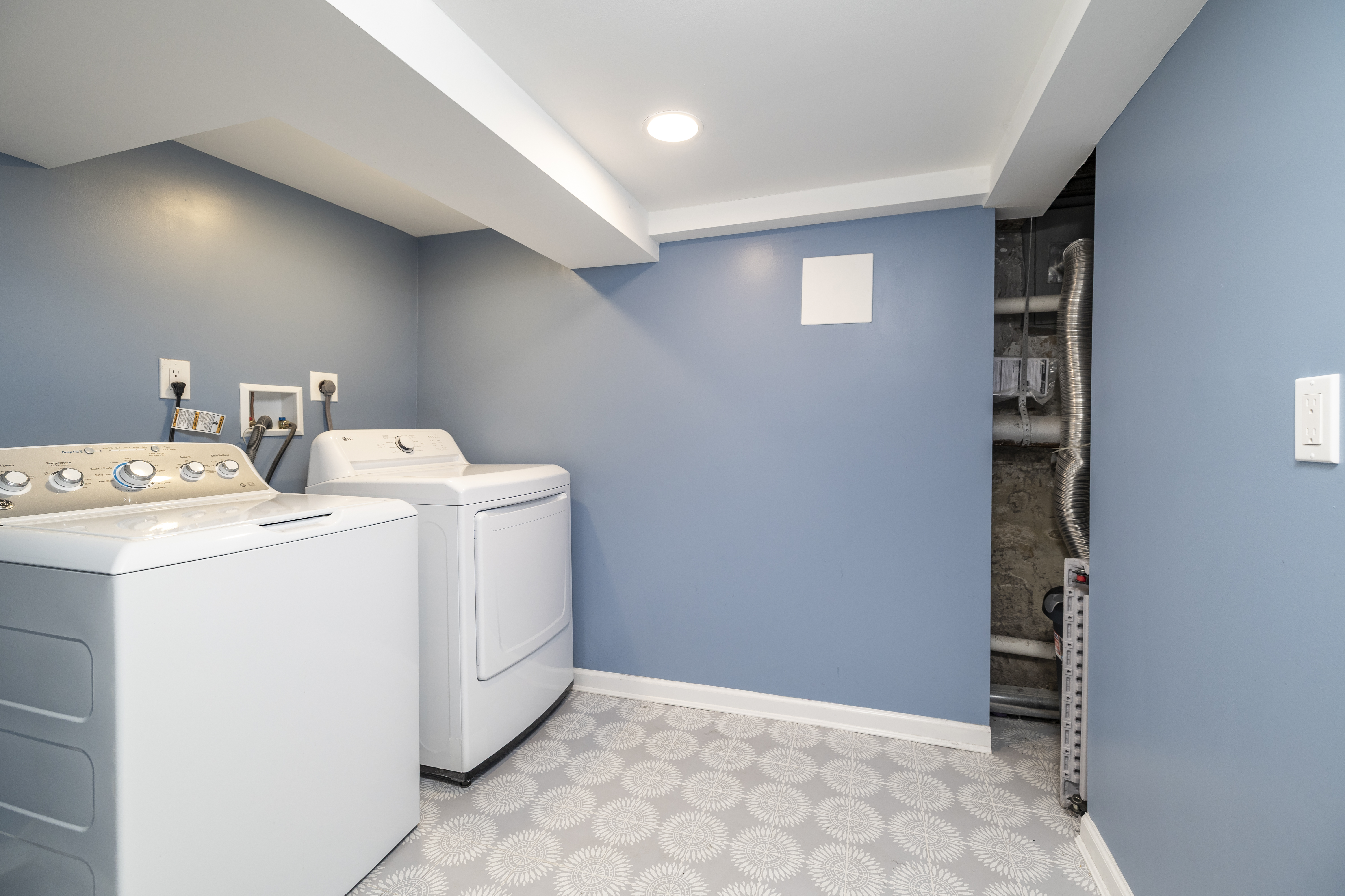  407 Morris Avenue, Rockville Centre, NY, 11570 - 物件實景