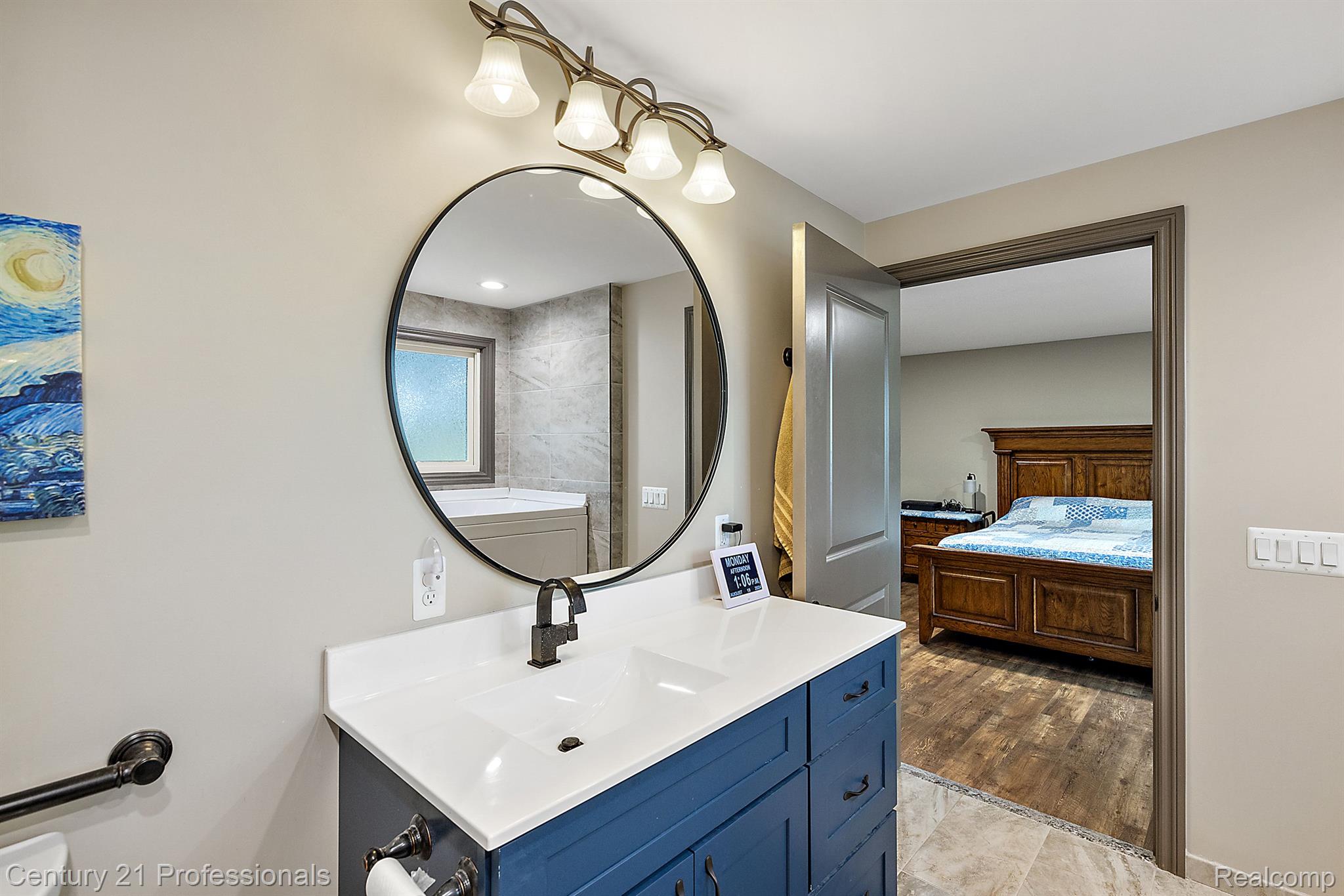 Davisburg, Michigan, 48350, United States, 5 Bedrooms Bedrooms, ,4 BathroomsBathrooms,Residential,For Sale,1978362